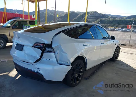 2021 Tesla Model Y z USA, uszkodzony, nr VIN 5YJYGDEEXMF213412